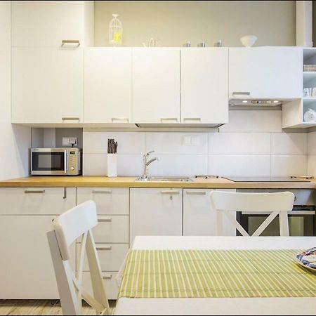P&O Serviced Apartments Wilenska Station Varşovia Exterior foto